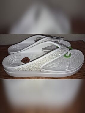 NWT's Crocs Womens Sloane Glitter Flip Flop Wedge Sandals Size 8